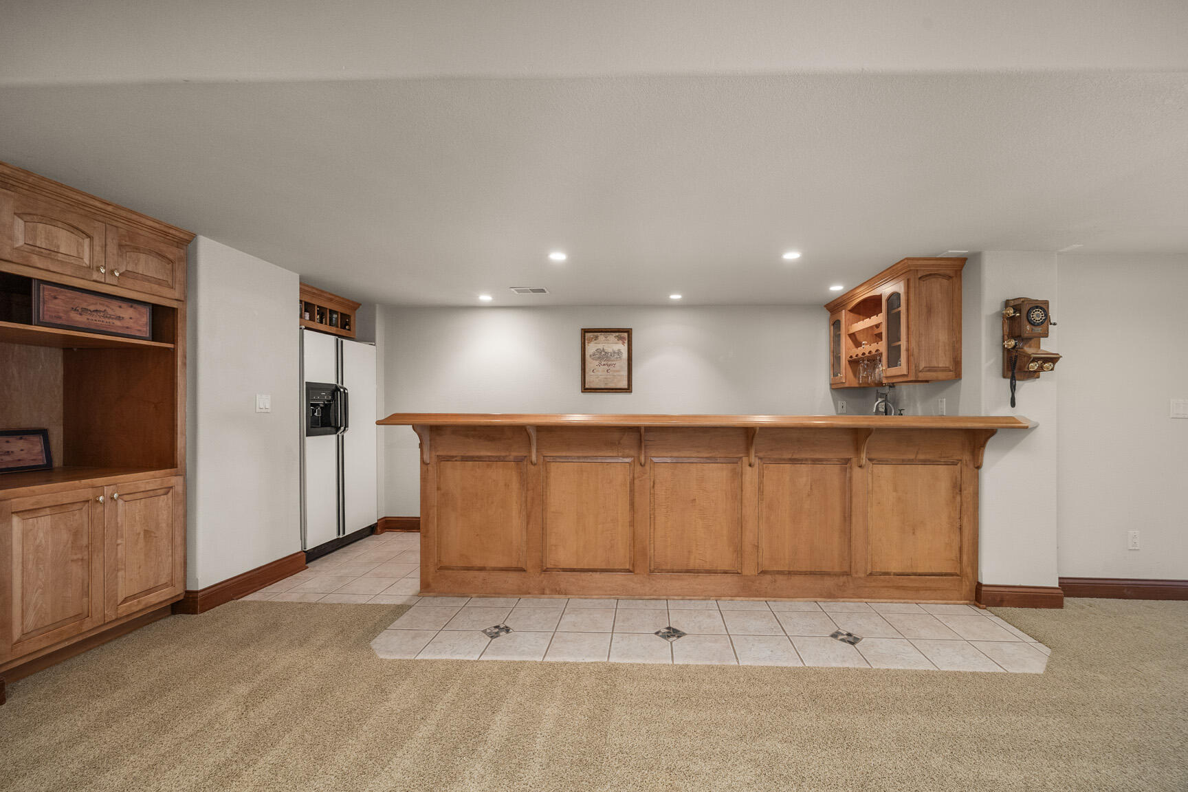 N52-w16816 Oak Ridge Trail Menomonee Falls, WI 53051 - Photo 21 of 37 Lower Level - Wet Bar