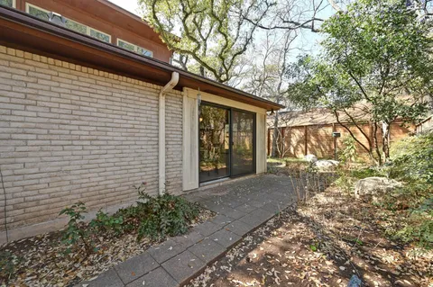 $775,000 | 8504 Tallwood Drive, Austin, TX 78759