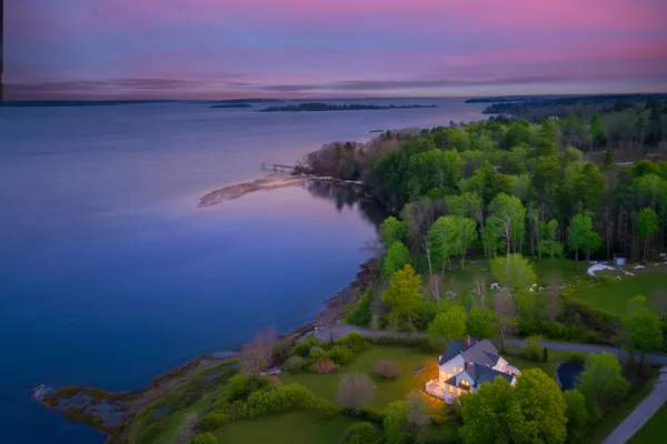 $3,150,000 | 16 Town Landing Road, Cumberland, ME 04110