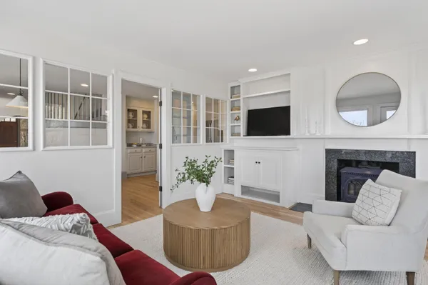 $3,150,000 | 16 Town Landing Road, Cumberland, ME 04110