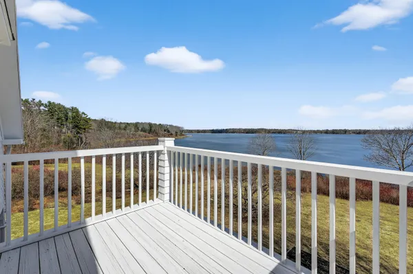 $3,150,000 | 16 Town Landing Road, Cumberland, ME 04110