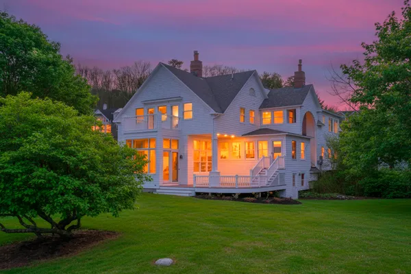 $3,150,000 | 16 Town Landing Road, Cumberland, ME 04110