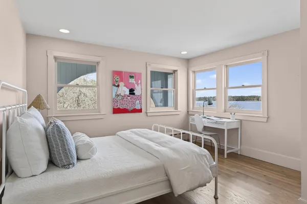 $3,150,000 | 16 Town Landing Road, Cumberland, ME 04110