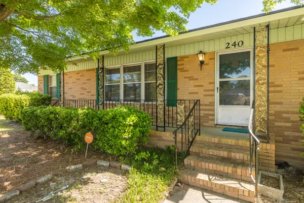 $1,400 | 240 Maywood Drive, Augusta, GA 30907