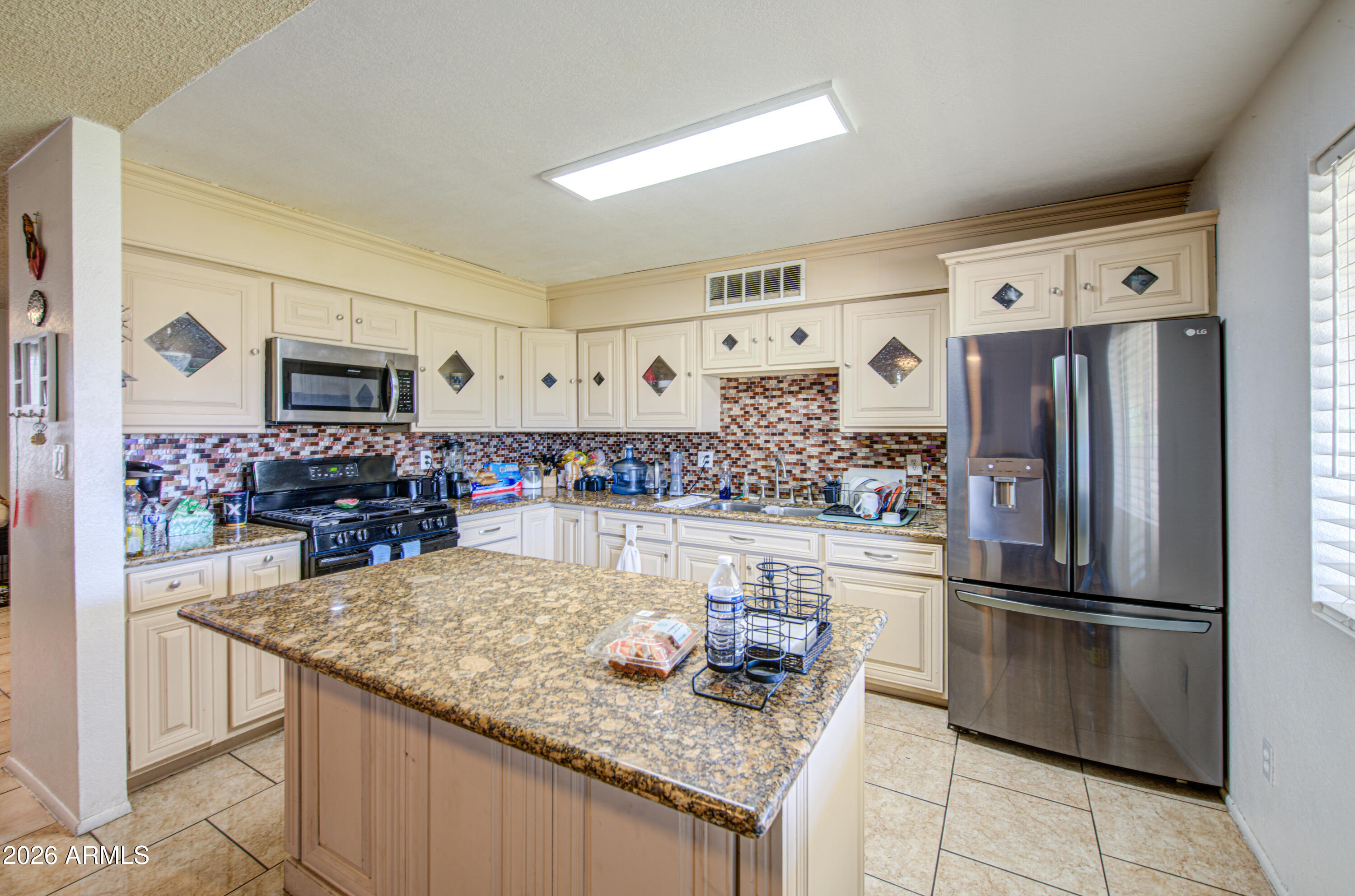 8713 West Osborn Road Phoenix, AZ 85037 - Photo 17 of 40 Kitchen 8