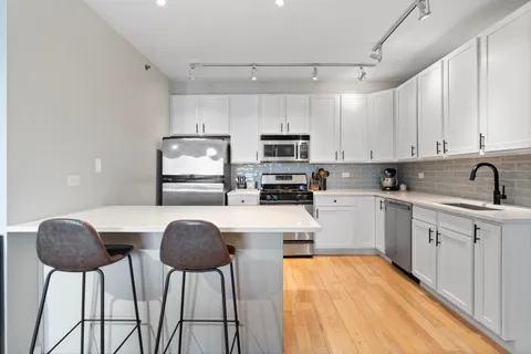 $499,900 | 1212 North Wells Street, Unit 1505, Chicago, IL 60610