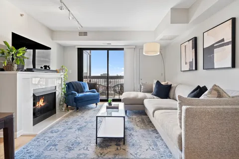 $499,900 | 1212 North Wells Street, Unit 1505, Chicago, IL 60610