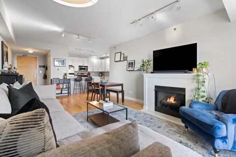 $499,900 | 1212 North Wells Street, Unit 1505, Chicago, IL 60610