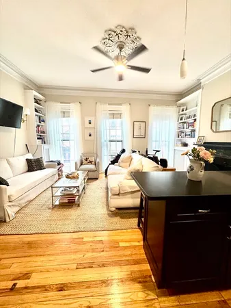 $3,550 | 73 Charles Street, Unit 2F, Boston, MA 02108
