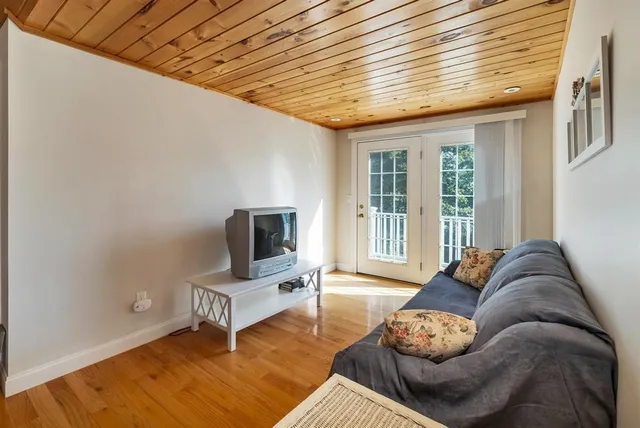 $2,200 | 47 Winterhaven Road, Wolfeboro, NH 03894