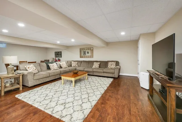 $2,200 | 47 Winterhaven Road, Wolfeboro, NH 03894