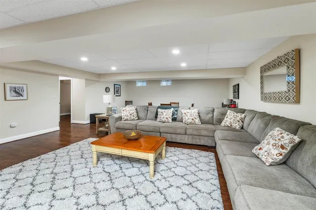 $2,200 | 47 Winterhaven Road, Wolfeboro, NH 03894