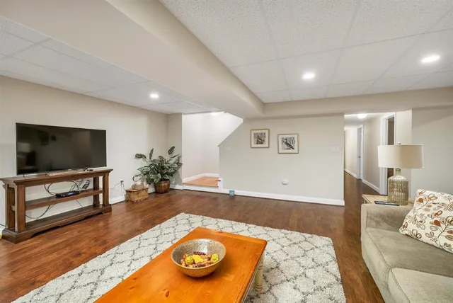 $2,200 | 47 Winterhaven Road, Wolfeboro, NH 03894