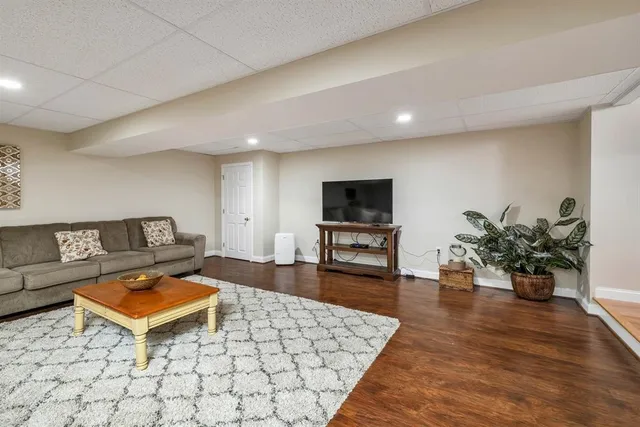 $2,200 | 47 Winterhaven Road, Wolfeboro, NH 03894