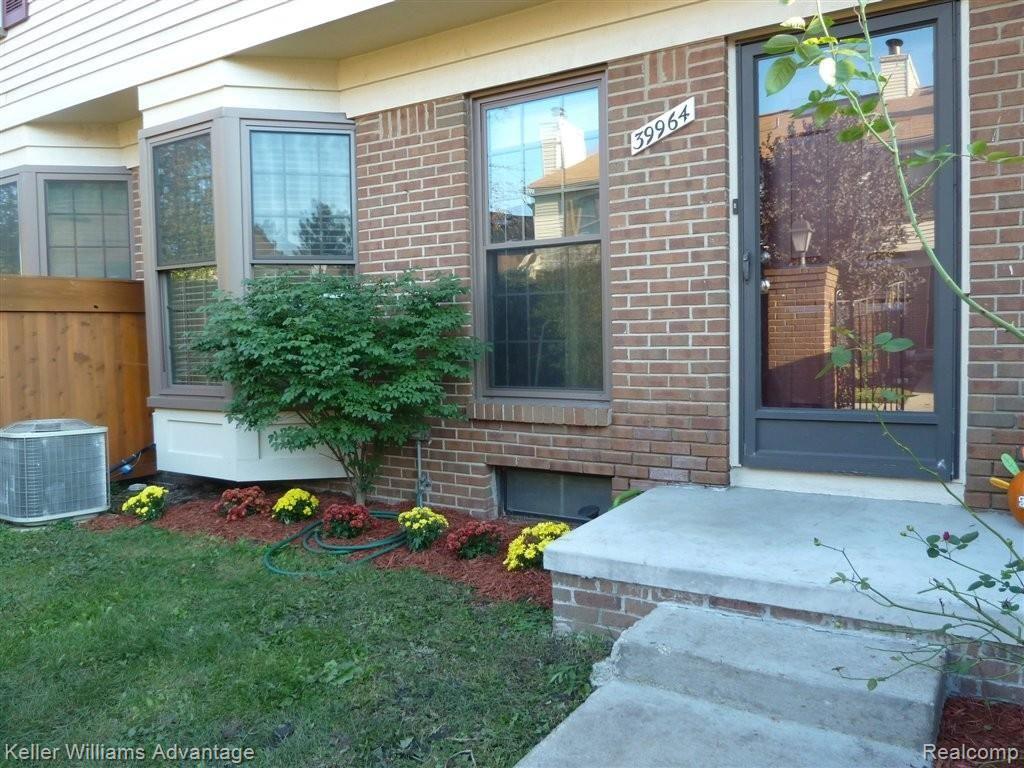 39964 Crosswinds Road Novi, MI 48375 - Photo 3 of 29 Entry.jpg