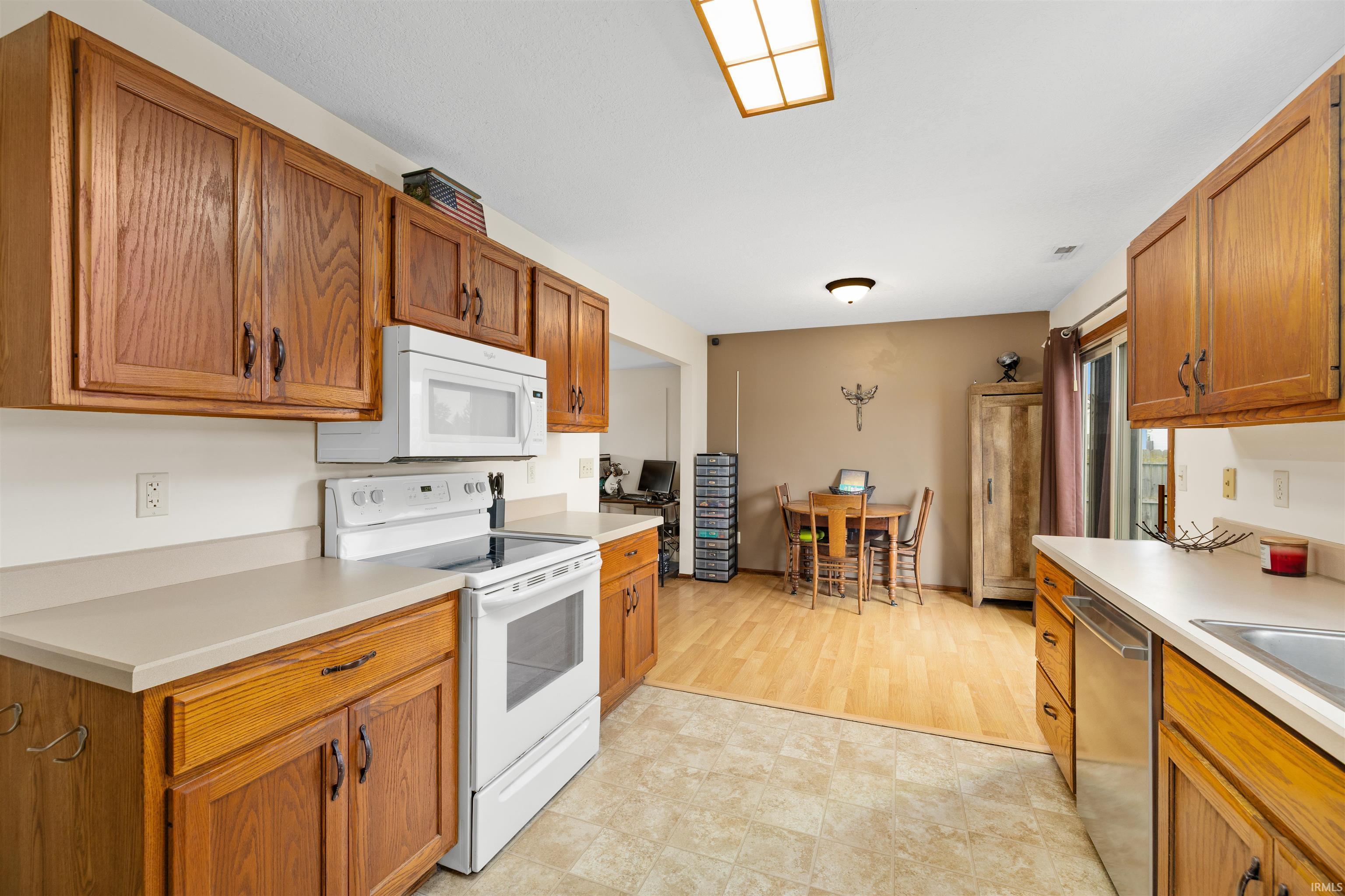 209 Rampart Drive Fort Wayne, IN 46845 - Photo 14 of 33 Gallery Image 14