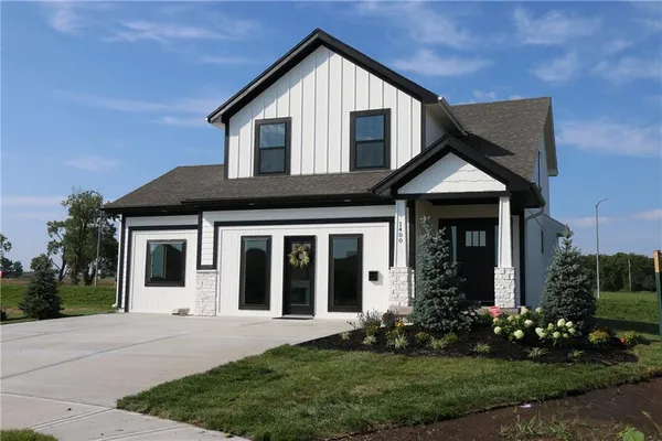 $489,950 | 1400 North 157th Lane, Basehor, KS 66007