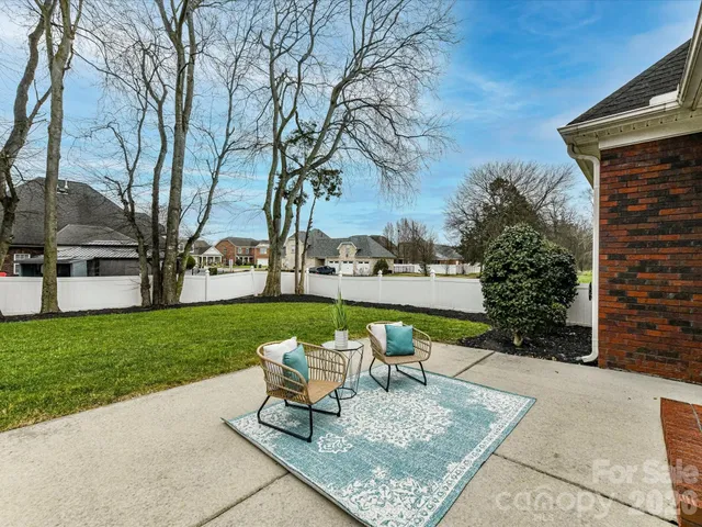 $560,000 | 702 King Fredrick Lane Southwest, Concord, NC 28027