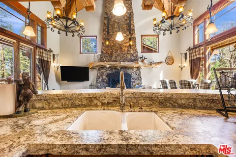 $1,999,000 | 35849 Butterfly Peak Road, Mountain Center, CA 92561