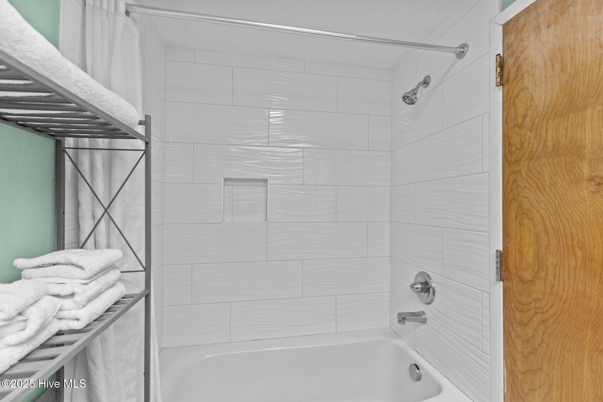 602 West Fort Macon Road, Unit 231 Atlantic Beach, NC 28512 - Photo 11 of 27 231 Palm Suites