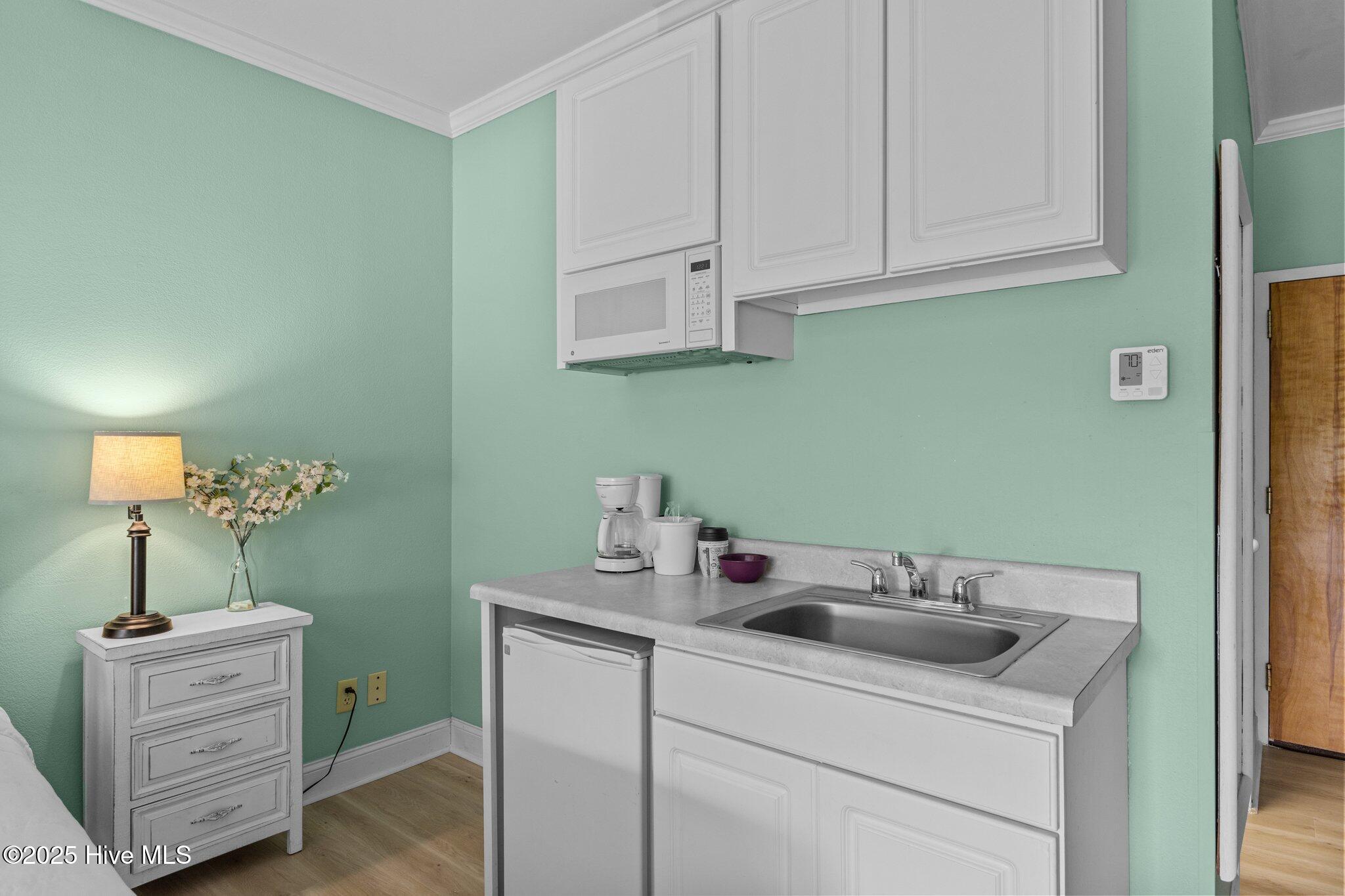 602 West Fort Macon Road, Unit 231 Atlantic Beach, NC 28512 - Photo 7 of 27 231 Palm Suites