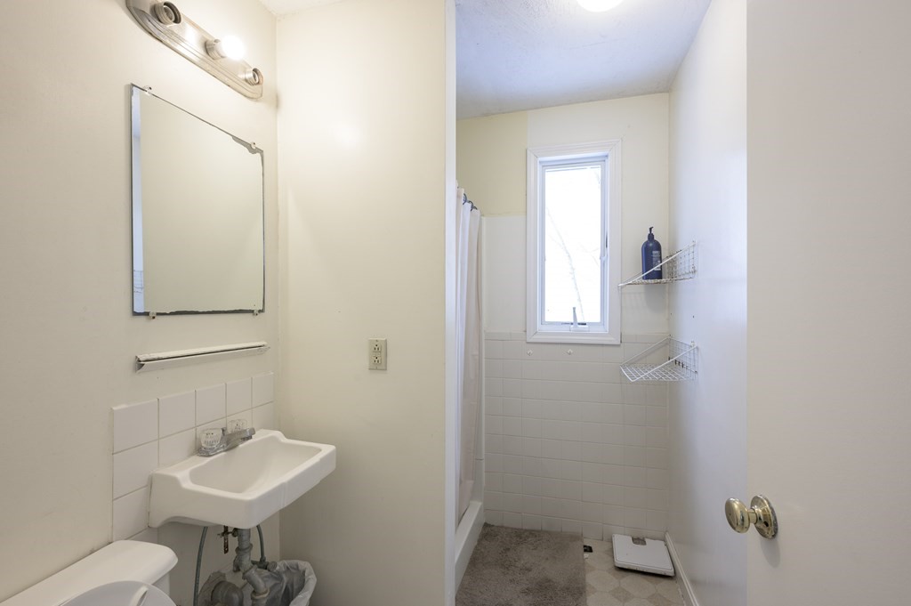 194 School Street Quincy, MA 02169 - Photo 14 of 36