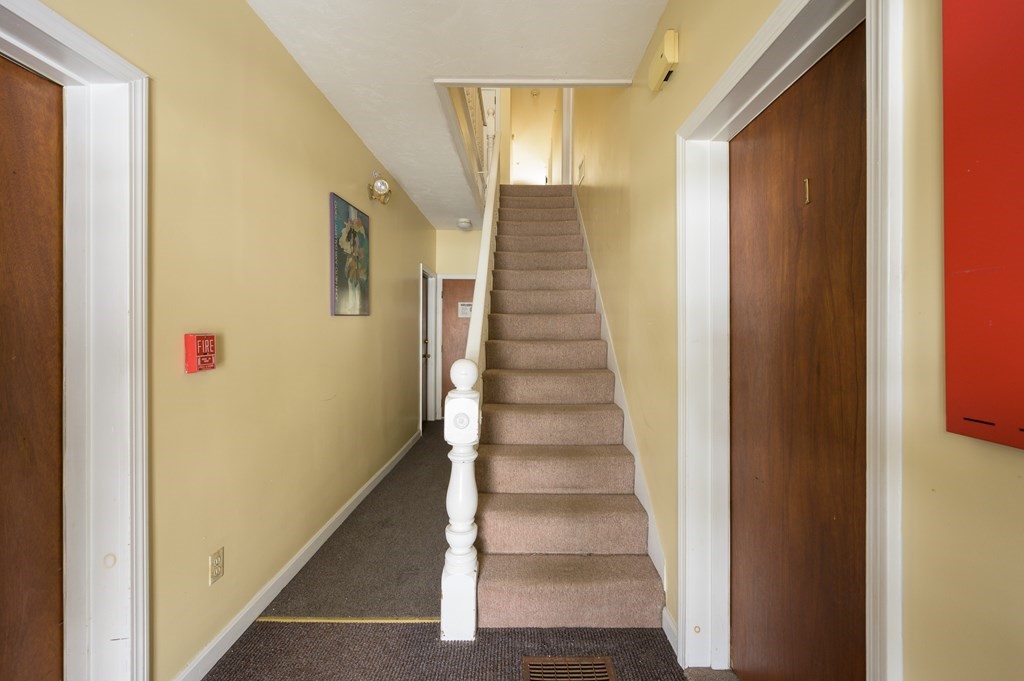 194 School Street Quincy, MA 02169 - Photo 4 of 36