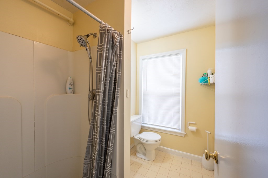 194 School Street Quincy, MA 02169 - Photo 6 of 36