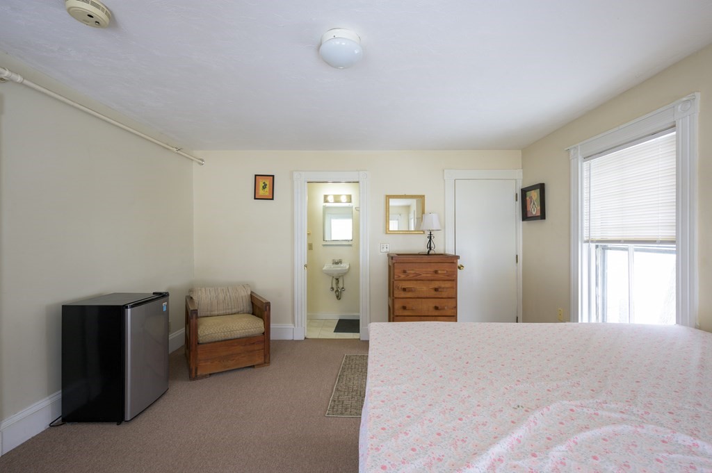 194 School Street Quincy, MA 02169 - Photo 9 of 36