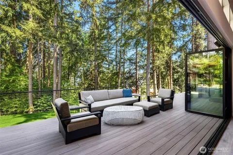 $4,480,000 | 3216 168th Place Southeast, Bellevue, WA 98008