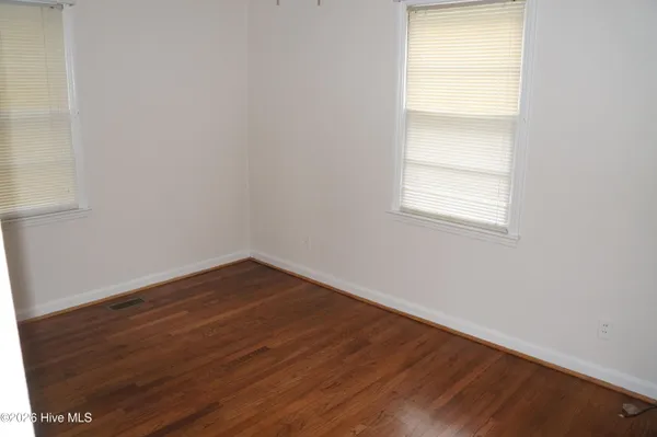 $1,200 | 917 Simmons Street, New Bern, NC 28560