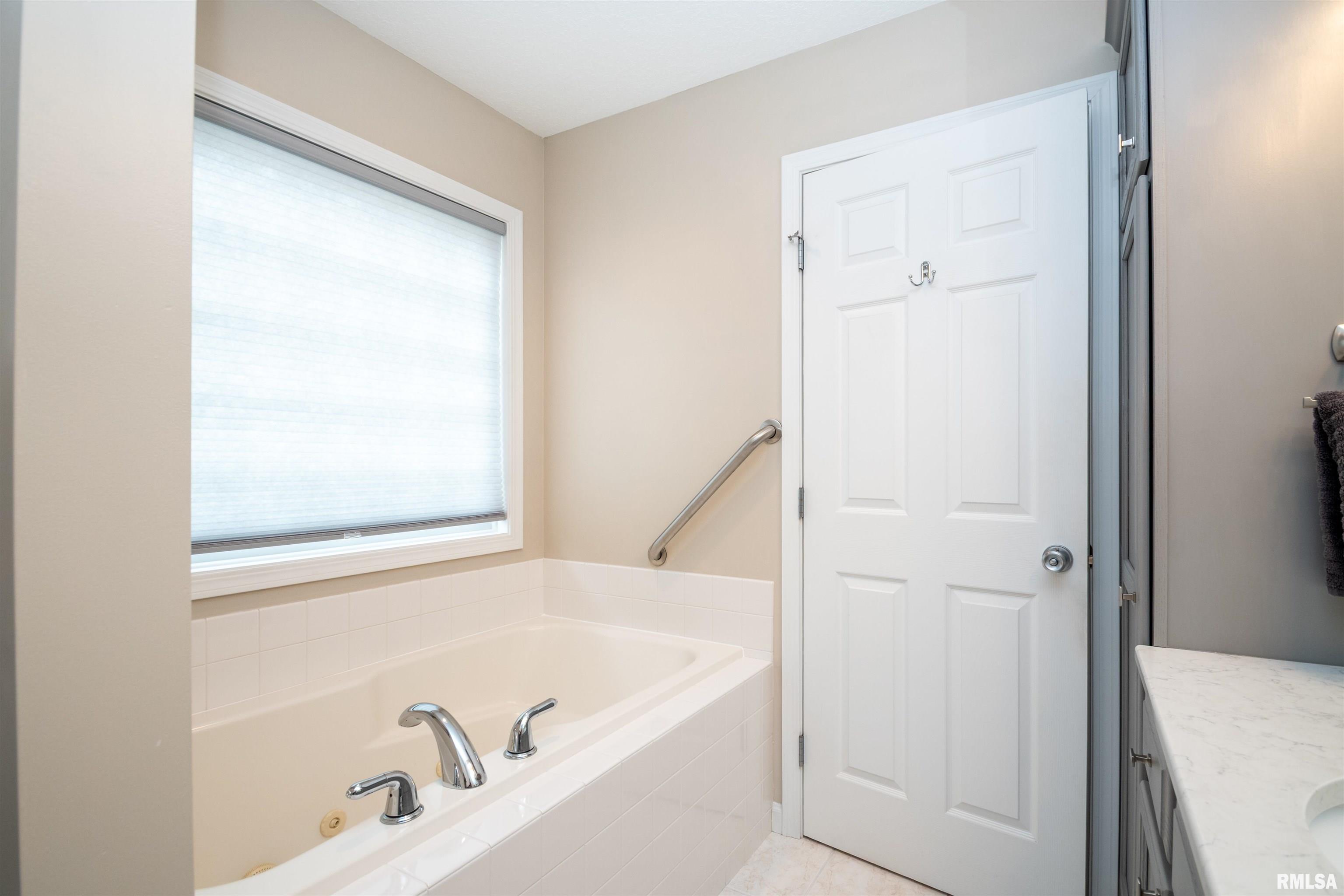 13 Elk Court Washington, IL 61571 - Photo 31 of 48