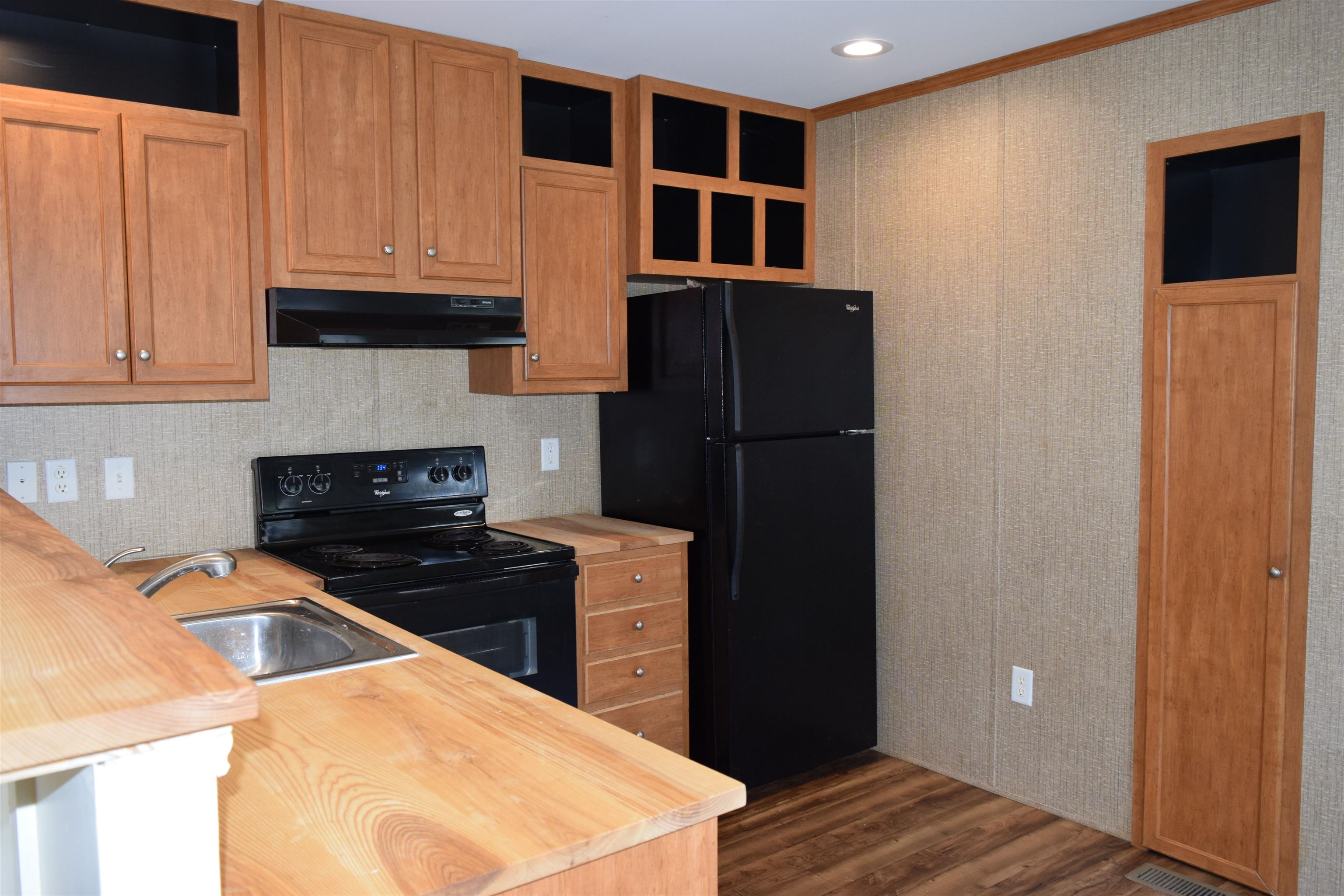 26 Morton Street Exeter, NH 03833 - Photo 4 of 21 Gallery Image 4