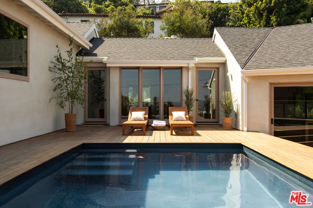 3736 Lowry Road Los Angeles, CA 90027 - Photo 11 of 32 Gallery Image 11