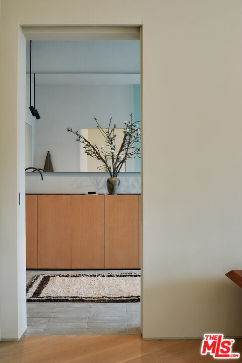 3736 Lowry Road Los Angeles, CA 90027 - Photo 16 of 32 Gallery Image 16