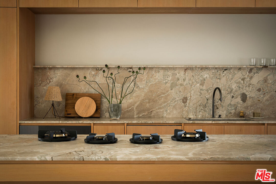 3736 Lowry Road Los Angeles, CA 90027 - Photo 2 of 32 Gallery Image 2