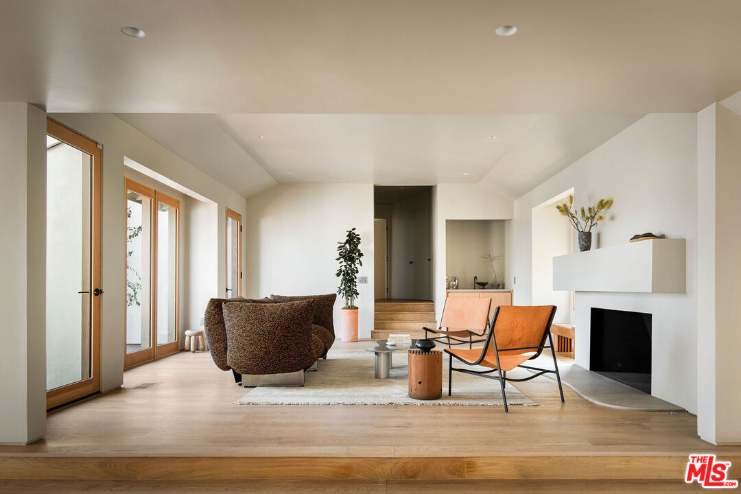 3736 Lowry Road Los Angeles, CA 90027 - Photo 5 of 32 Gallery Image 5