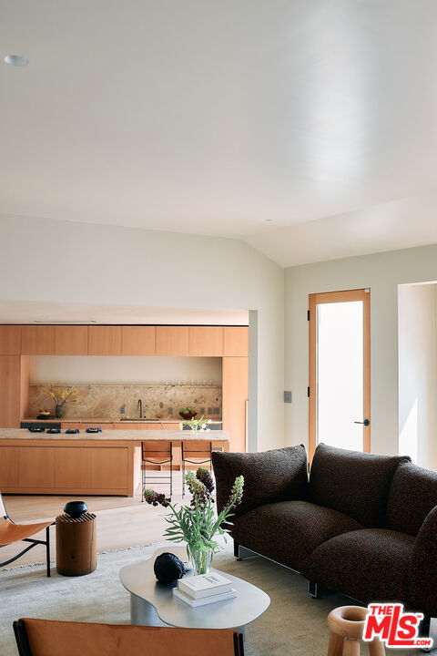3736 Lowry Road Los Angeles, CA 90027 - Photo 8 of 32 Gallery Image 8