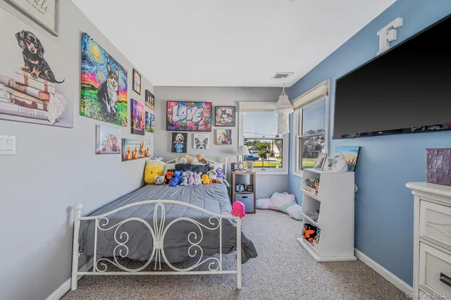 $619,000 | 29 N Plaza, Amity Harbor, NY 11701