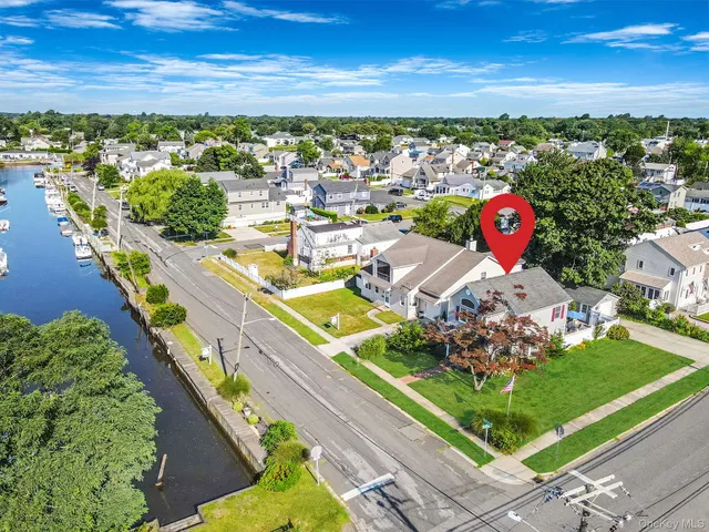 $619,000 | 29 N Plaza, Amity Harbor, NY 11701