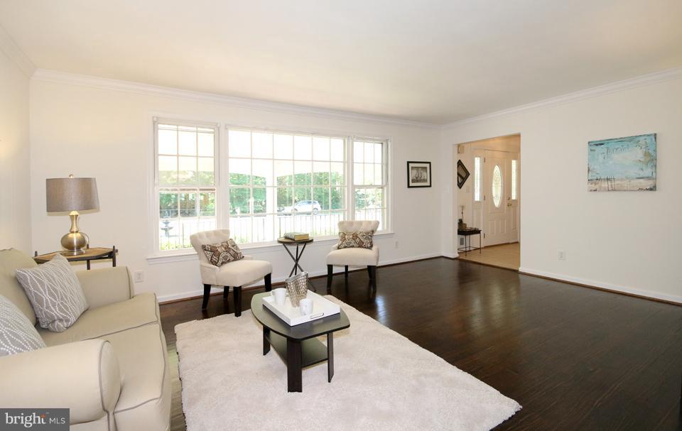 6416 Greenleaf Street Springfield, VA 22150 - Photo 3 of 30 Interior (General)
