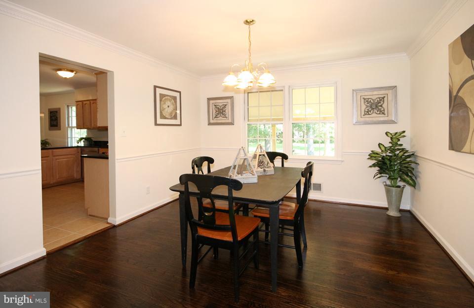 6416 Greenleaf Street Springfield, VA 22150 - Photo 5 of 30 Dining Room