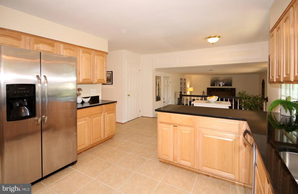 6416 Greenleaf Street Springfield, VA 22150 - Photo 10 of 30 Kitchen