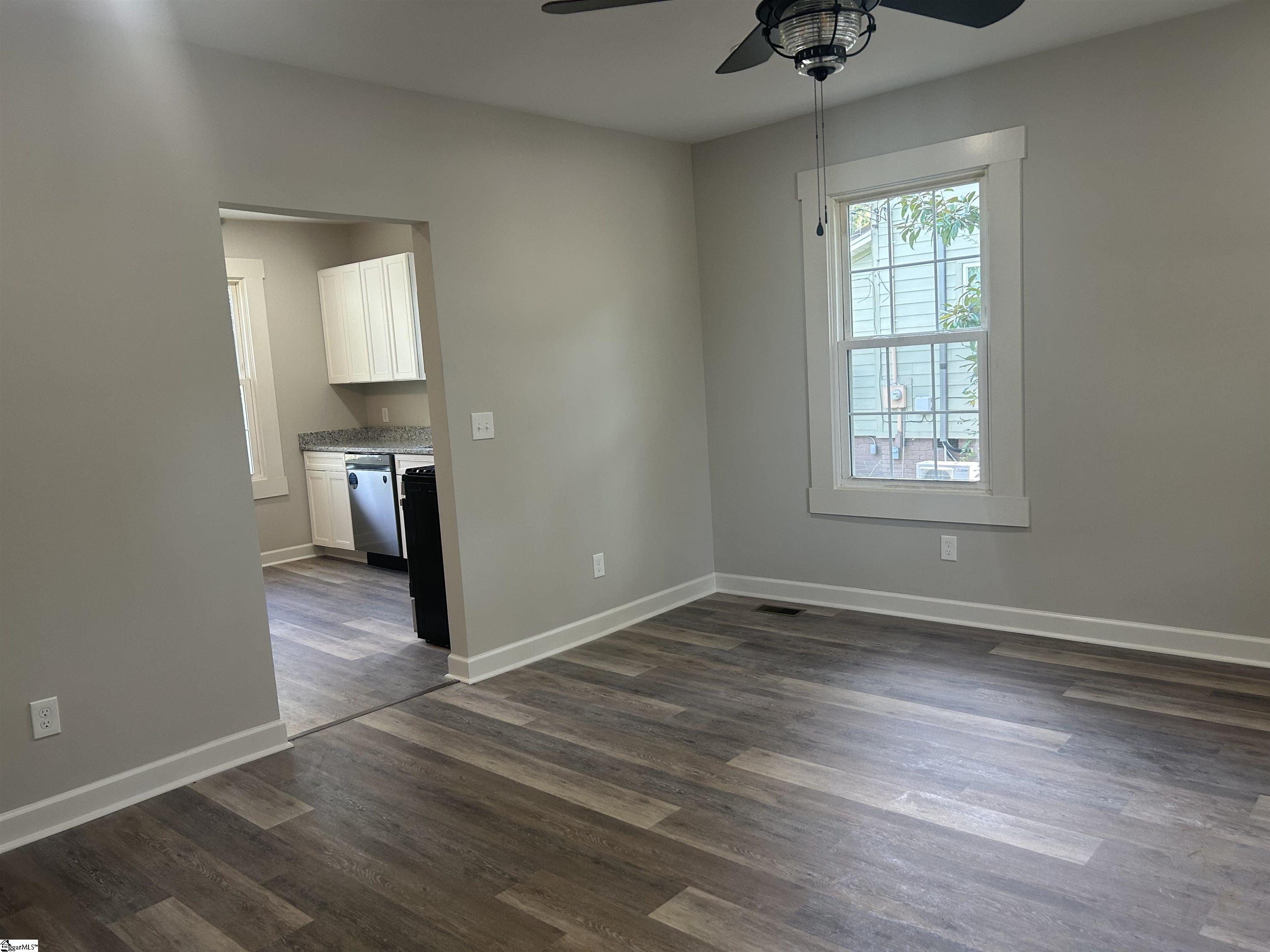 106 Washington Street Clinton, SC 29325 - Photo 3 of 32