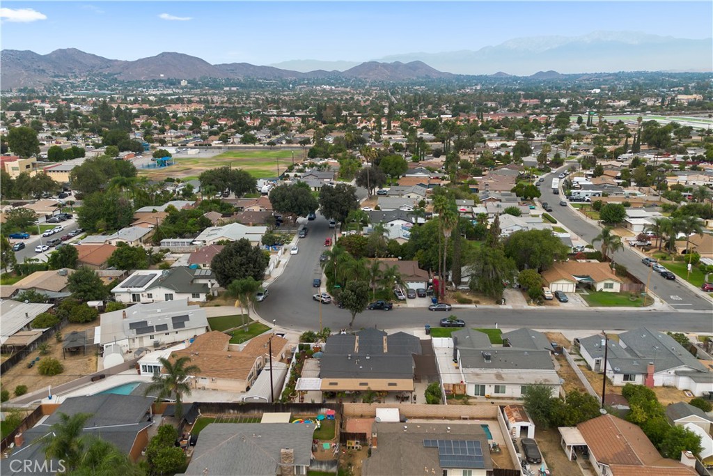 11386 Cambridge Street Riverside, CA 92503 - Photo 6 of 31 Gallery Image 6