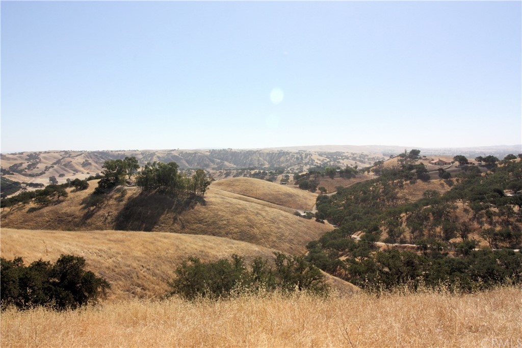 7250 Rancho Verano Place Paso Robles, CA 93446 - Photo 35 of 49 a view of a city