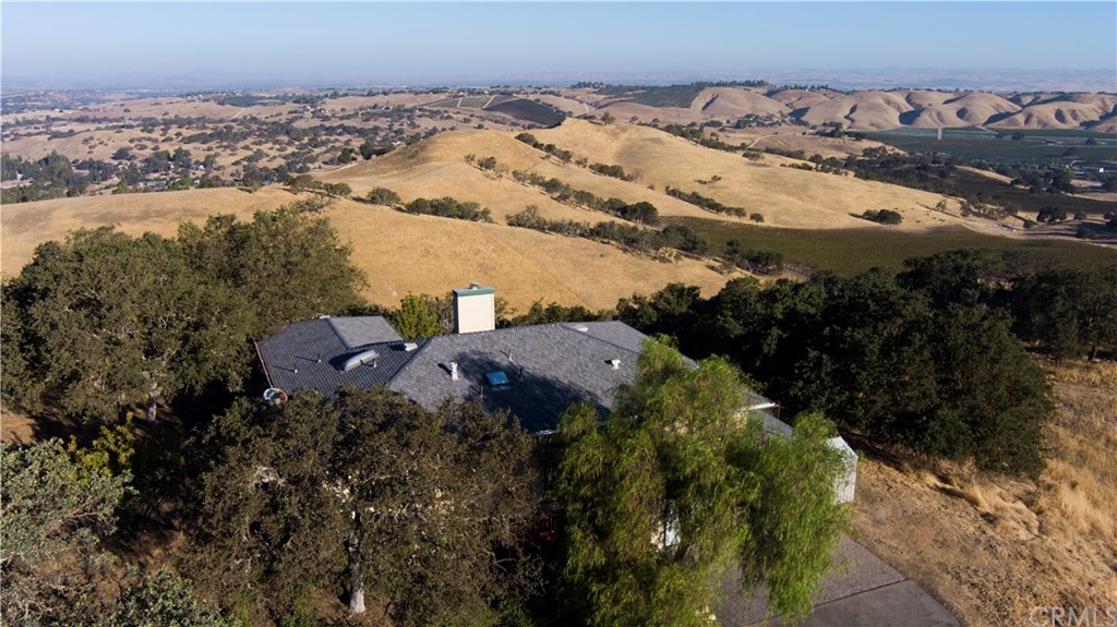 7250 Rancho Verano Place Paso Robles, CA 93446 - Photo 37 of 49 a view of lake