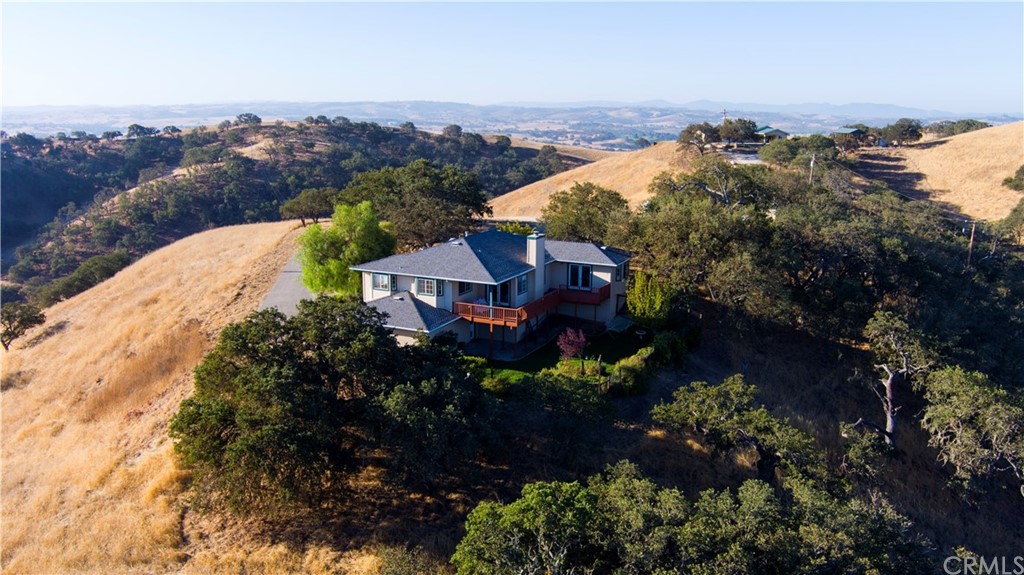 7250 Rancho Verano Place Paso Robles, CA 93446 - Photo 45 of 49 an aerial view of a house with a garden
