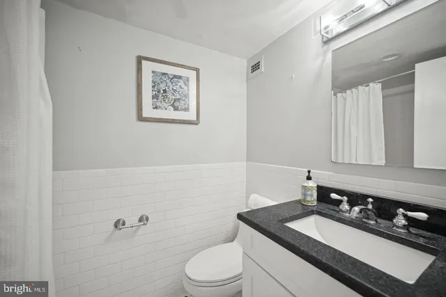 $1,700 | 2939 Van Ness Street Northwest, Unit 845, Washington, DC 20008