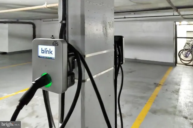 $1,700 | 2939 Van Ness Street Northwest, Unit 845, Washington, DC 20008